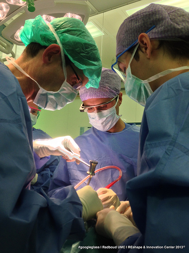 Surgeons use Google Glass in operations.